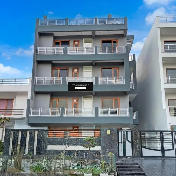 Super Townhouse Sector 135 Noida，位于诺伊达的酒店