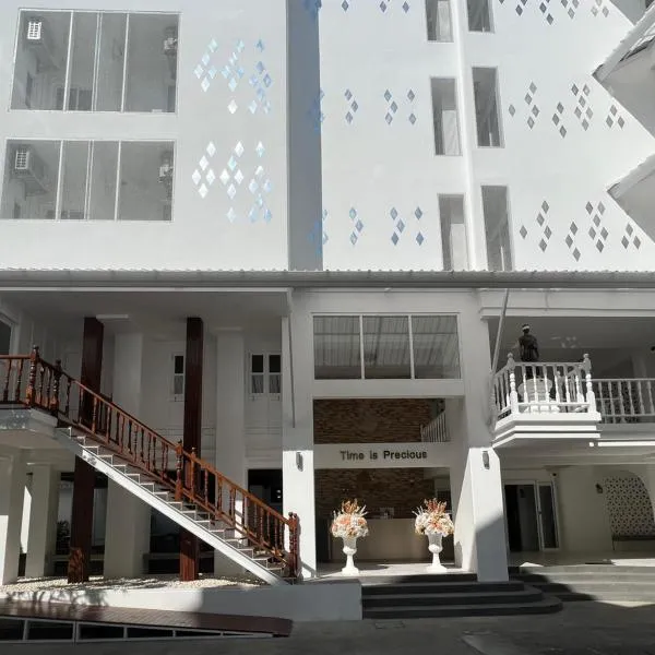 VELA Korat Hotel & Cafe'，位于呵叻的酒店