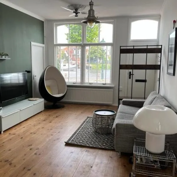 Appartement aan het water，位于阿尔克马尔的酒店