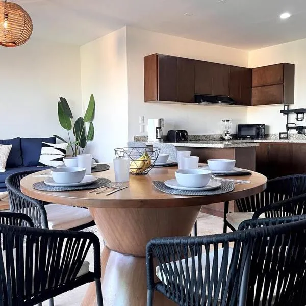 Condo Playa & Waterfront Heated Alberca，位于马萨特兰的酒店