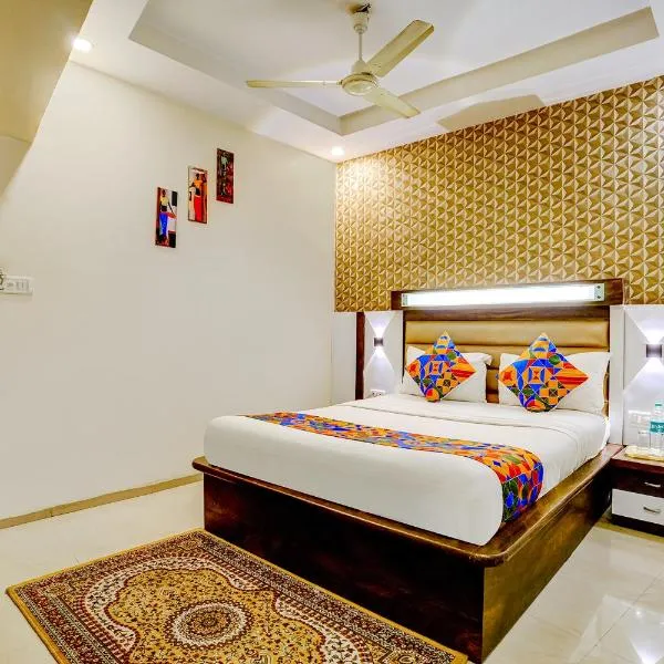 Hotel Kwality Inn by Naivedhya Veg Treat，位于塞恩的酒店