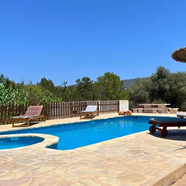 Villa Can Mestreso Suite Ibiza，位于圣胡安包蒂斯塔的酒店