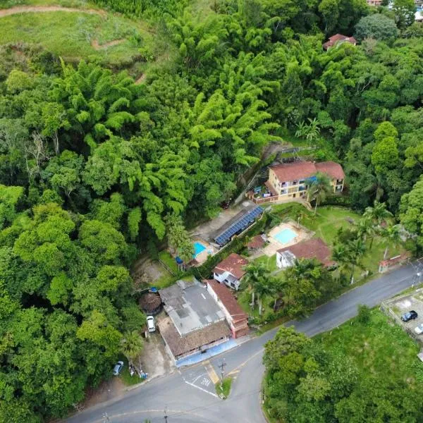 Chalé do Riacho Penedo，位于伊塔蒂亚亚的酒店