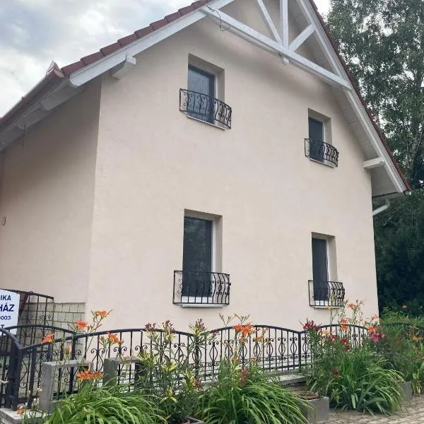 Bor-Bazilika-Vendégház，位于陶尔曹尔的酒店