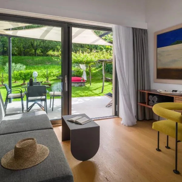 Villa Artes with Free Hot Tub & Sauna，位于Branik的酒店