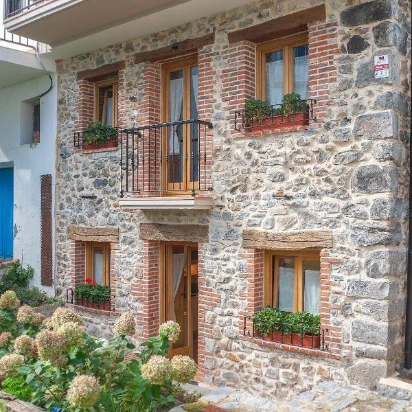 El patio, apartamento en casco histórico con vistas a la iglesia，位于乌迪亚莱斯堡的酒店
