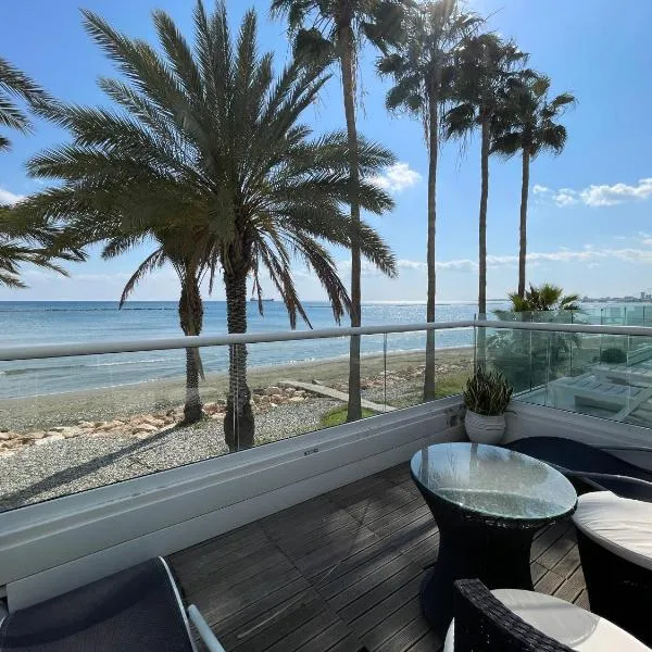 Nautica Luxe Beachfront，位于沃罗里尼的酒店
