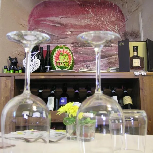 艾蜜莉餐厅旅馆，位于巴韦诺的酒店