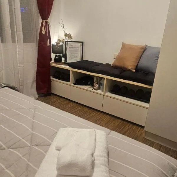 Laidback Cavern at Studio City Alabang，位于马尼拉的酒店