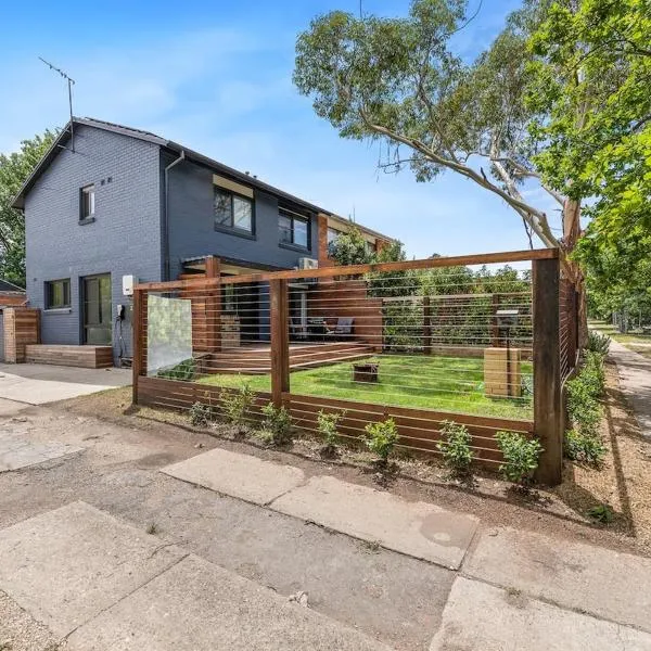 3 Bed Fully Renovated with Outdoor Fun，位于Watson的酒店