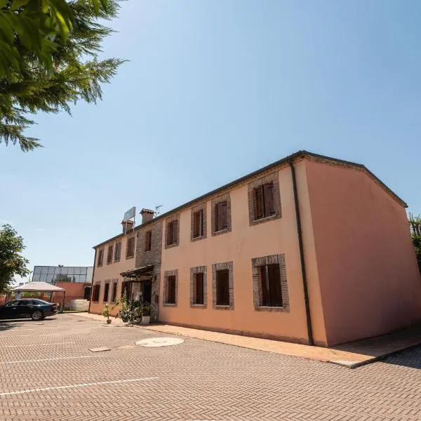 Hotel Le Corti，位于费拉拉的酒店