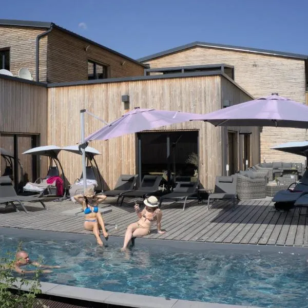 Le Volcan des Sens, chambres d'hotes de luxe et SPA privatif，位于Torsiac的酒店