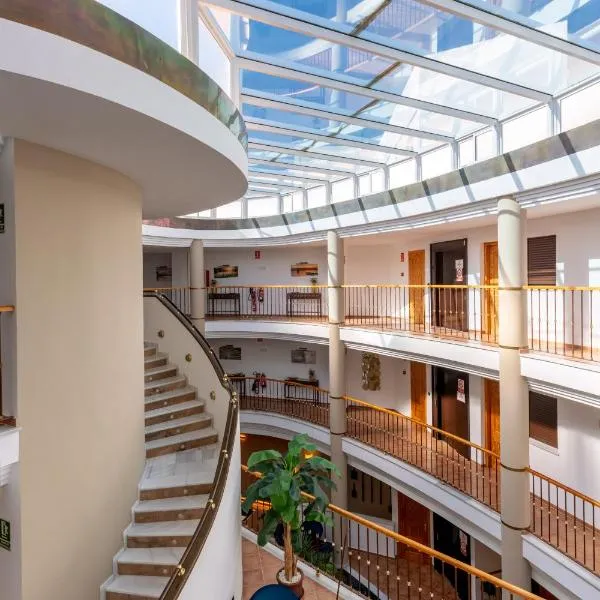 HOTEL HACIENDA SANTA BARBARA，位于卡斯蒂列哈德拉库埃斯塔的酒店