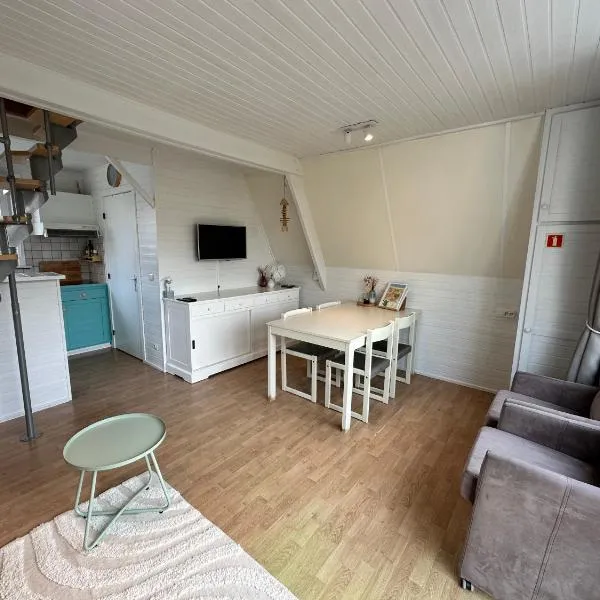 Gezellige chalet in Nieuwpoort - Opkuis inbegrepen in de prijs，位于东代恩凯尔克的酒店