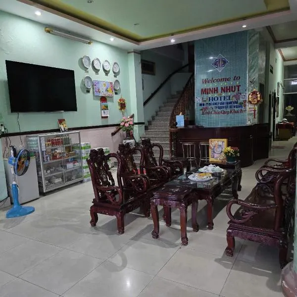 Khách Sạn Minh Nhựt，位于迪石的酒店