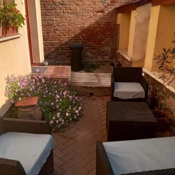 Apartment 57A Fazekas utca，位于塔塔的酒店