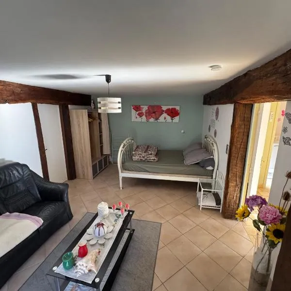 Le Petit Chambon，位于武埃兹河畔尚邦的酒店