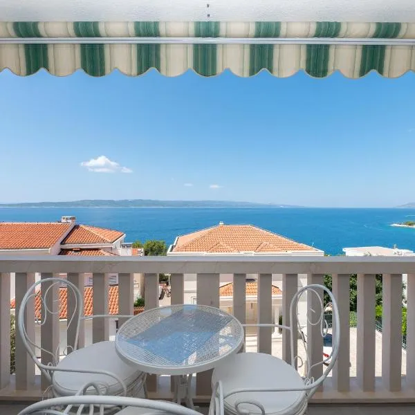 Apartment Vera i Ćiro Novak, sea view and free parking，位于布雷拉的酒店