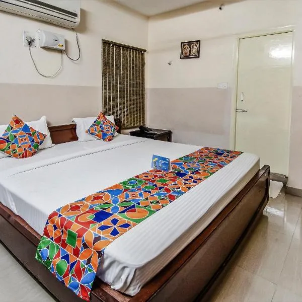 FabHotel Aditya Yatri Nivas - Nr Tirupati Railway Station，位于蒂鲁帕蒂的酒店