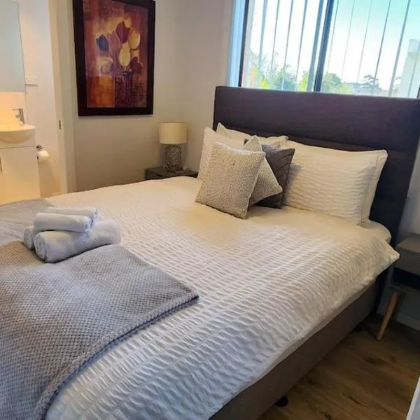 Stylish Granny Flat 10mins walk to Wollongong Hospital & Train Station with Free Parking，位于卧龙岗的酒店
