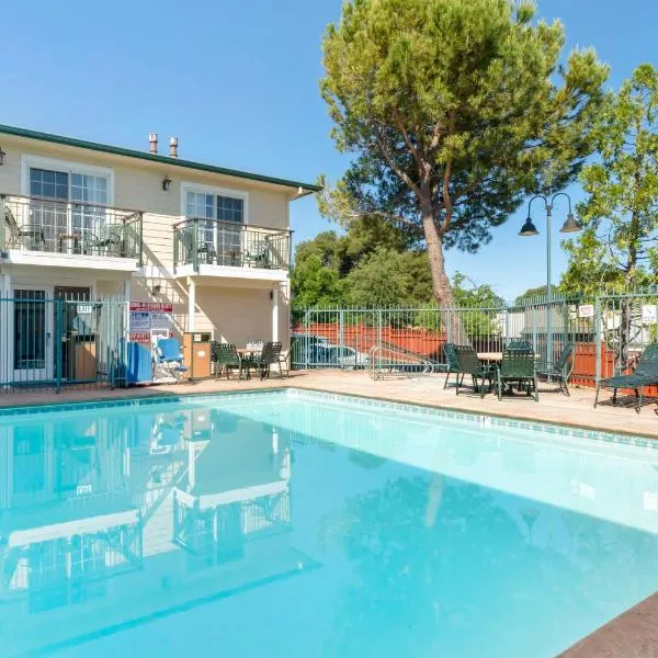 Best Western Cedar Inn & Suites，位于天使营的酒店