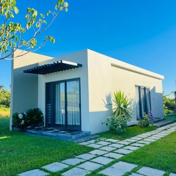 Private Secluded Cosy Studio in Avalon Golf Estate，位于Bois Chéri的酒店