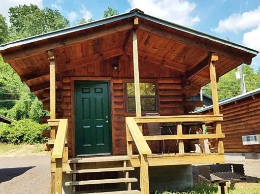 Bear Track on Tellico River，位于Tellico Plains的酒店