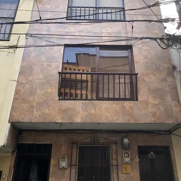 Habitación en Apartamento cerca a Parque de Bello Antioquia，位于贝约的酒店