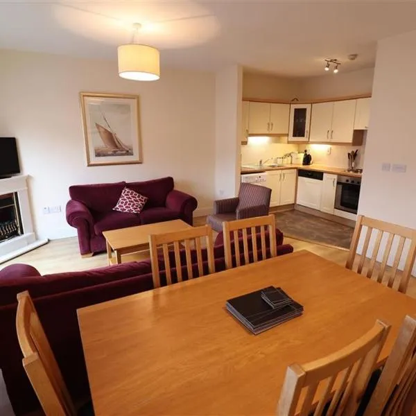 Kincora Harbour Holiday Home -Ideal for Families Contractors Cheapest Price，位于基拉卢的酒店
