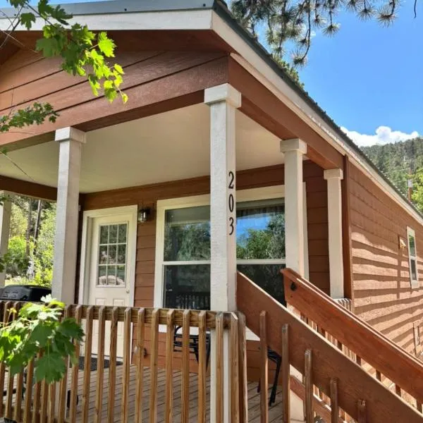 Yogi Bear's Jellystone Park Camp-Resort in Estes Park，位于埃斯蒂斯帕克的酒店