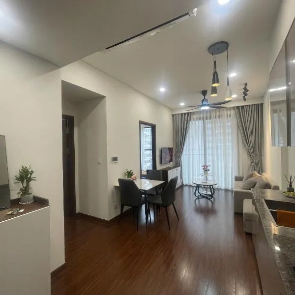 Luxury Apartment M1 Masteri- Vinhomes Ocean Park 1，位于Gia Lâm Pho的酒店