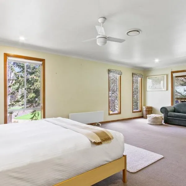 Casa Mia Metung - Tranquil Getaway，位于梅顿的酒店