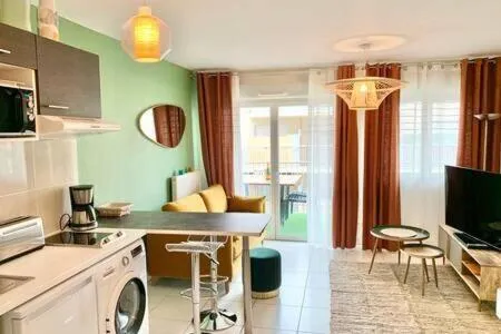 "Le Chai"T2 plein centre, Parking, Clim, Terrasse，位于塞特港的酒店