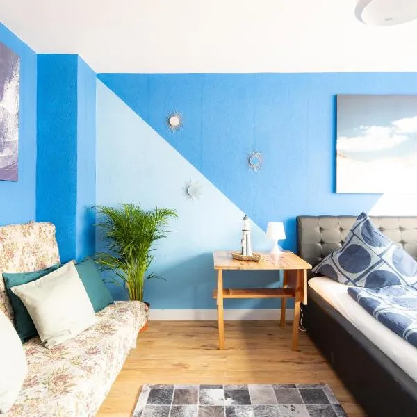 - Ocean Haven Deluxe with Coastal Charm - 2-Room Sea-Inspired Apartment 75 qm - Central Location - Elegant Nautical Design - Renovated in 2024 with TV & Netflix - Full Kitchen & Free Parking - Near Metro & Airport - King Beds -，位于杜伊斯堡的酒店