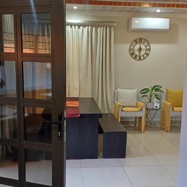 Ambré Guesthouse，位于弗朗西斯敦的酒店