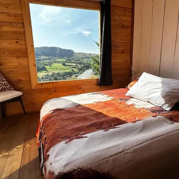 Cabanes Milvus du Puy Mary，位于Cheylade的酒店