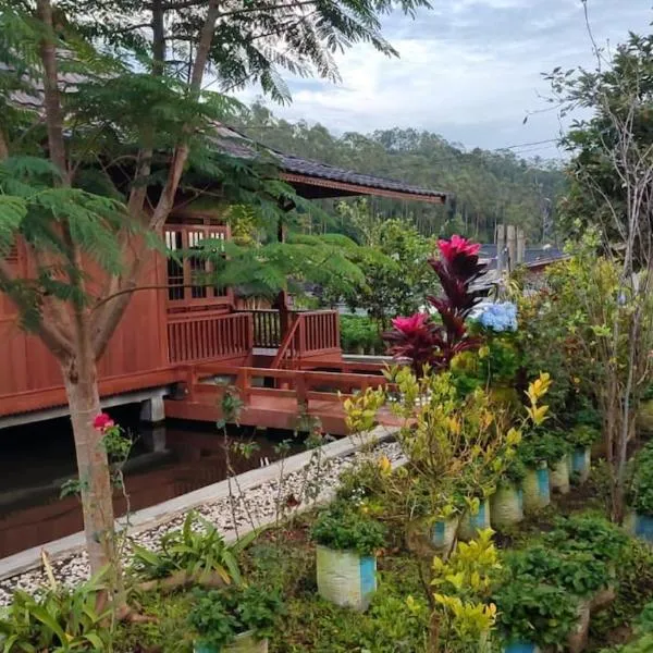Villa Syariah Ciwidey Bandung Arreneuz View Kebun，位于Winducina的酒店