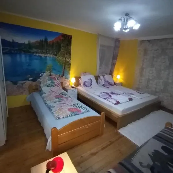 Kert Övezeti Lakás，位于珍珠市的酒店