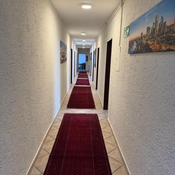 Hotel Main Taunus，位于美因河畔霍海姆的酒店