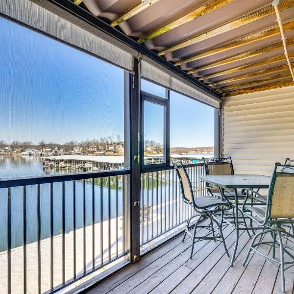 Lake of the Ozarks Condo with Screened Porch，位于欧塞奇比奇的酒店