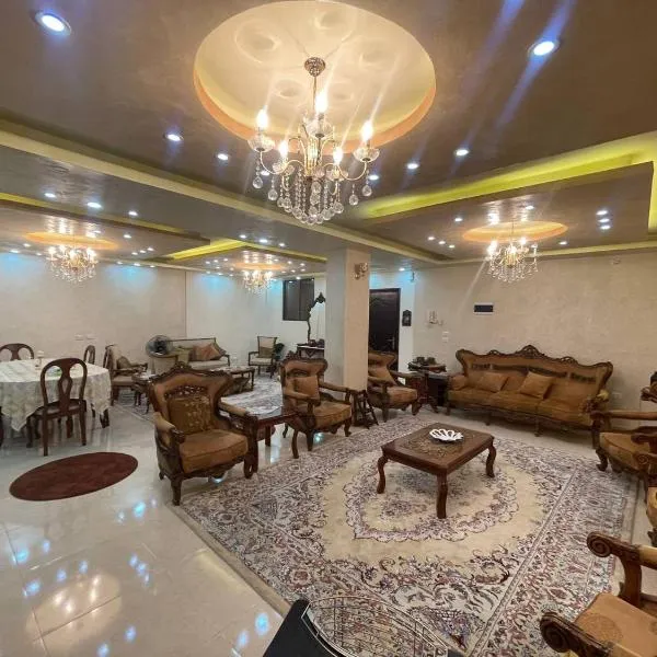 Luxury Duplex In the center of Irbid -Spacious 4BR，位于伊尔比德的酒店