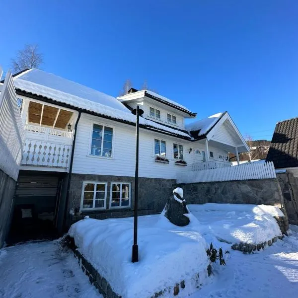 Koselig leilighet i rolig boligfelt，位于高尔的酒店