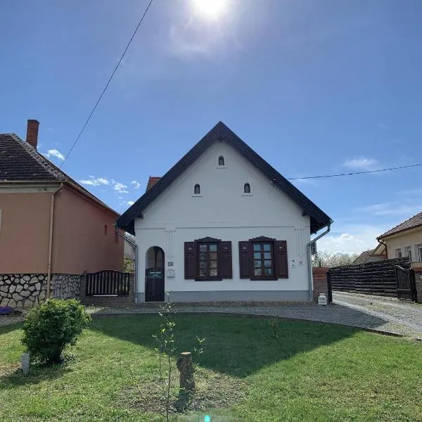 图里帕诺斯温德加兹公寓，位于Fertőszentmiklós的酒店