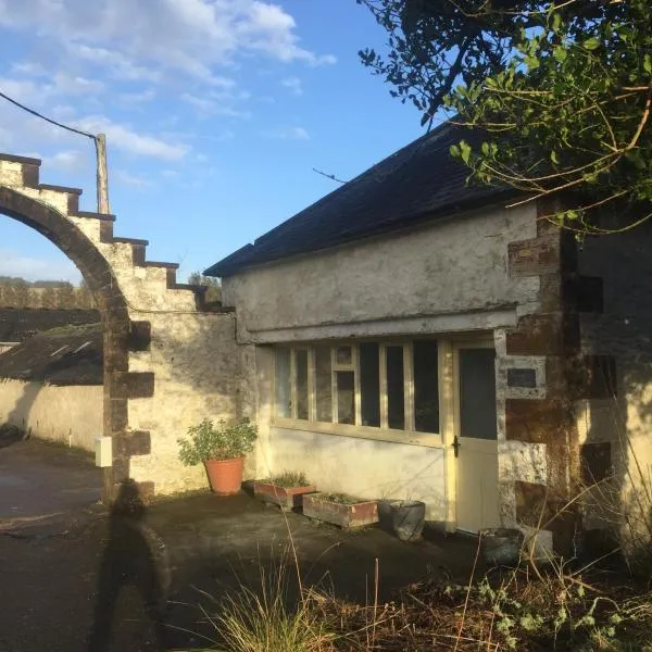 Holly Lodge, Gilchristland Organic Farm cottage，位于Closeburn的酒店