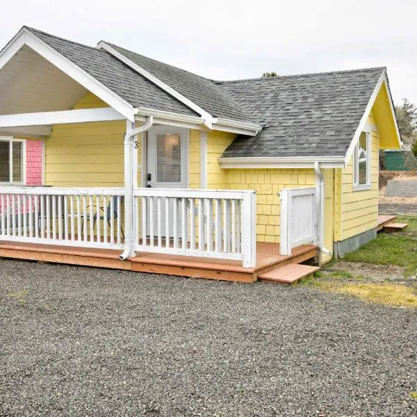 Cranberry Cottage Studio by the Sea w fireplace，位于Grayland的酒店