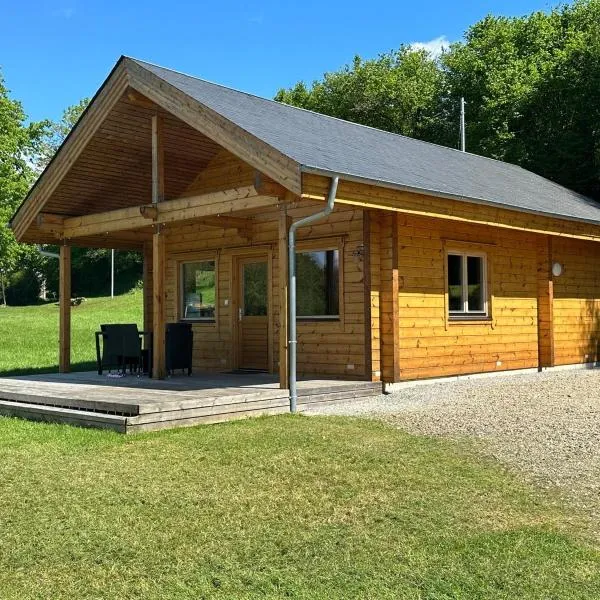 Le Chalet de Lintignat，位于Peyrat-le-Château的酒店