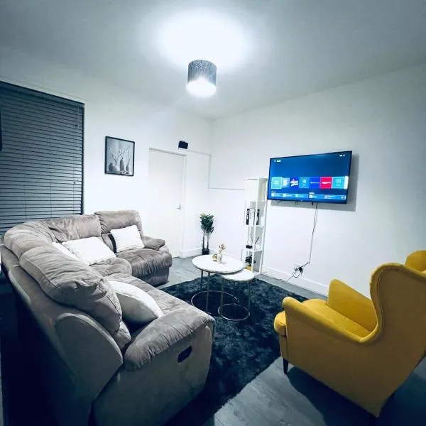SwankyHome4Groups NearM6，位于沃尔索尔的酒店
