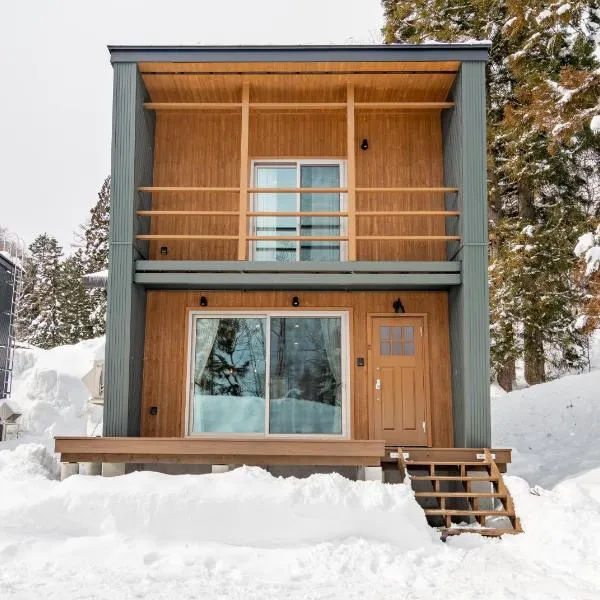 Creekside Chalets Hakuba，位于白马村的酒店