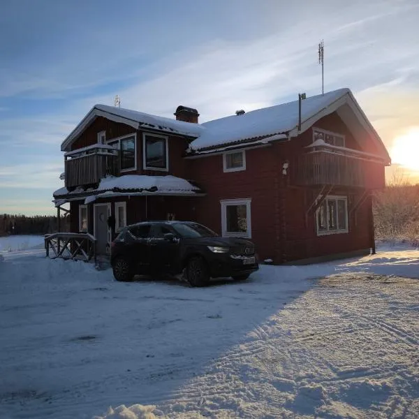 Embracing nature's Swedish house，位于卢德维卡的酒店