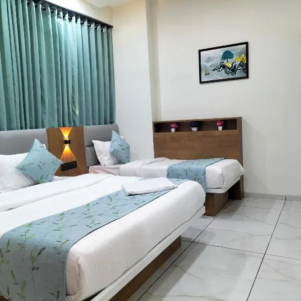 Hotel Paris Plaza，位于艾哈迈达巴德的酒店